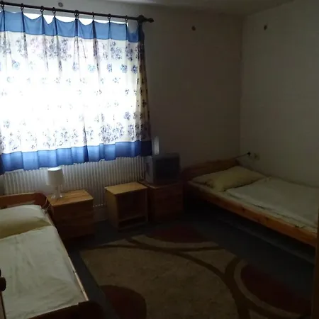 Penzión pre hostí Pod Donovalmi *