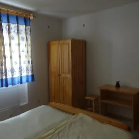 Pod Donovalmi Penzión pre hostí *