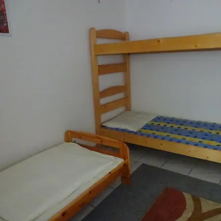 Pod Donovalmi Penzión pre hostí
