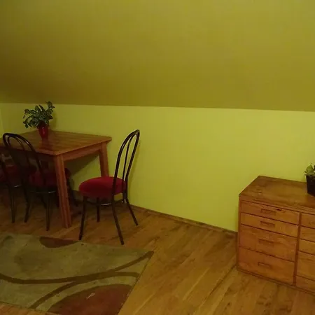 Penzión pre hostí Pod Donovalmi *