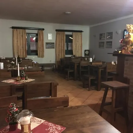 Pod Donovalmi Penzión pre hostí *