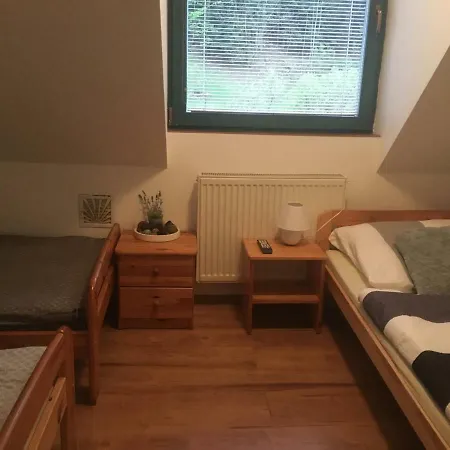 Pod Donovalmi Penzión pre hostí *
