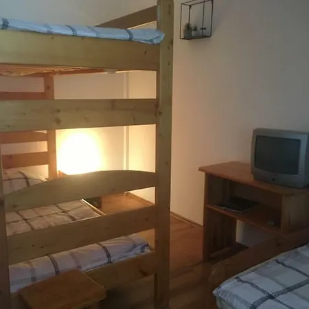 Pod Donovalmi *